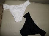 Tanga com drapeado nas laterais e maior na parte de trás.
